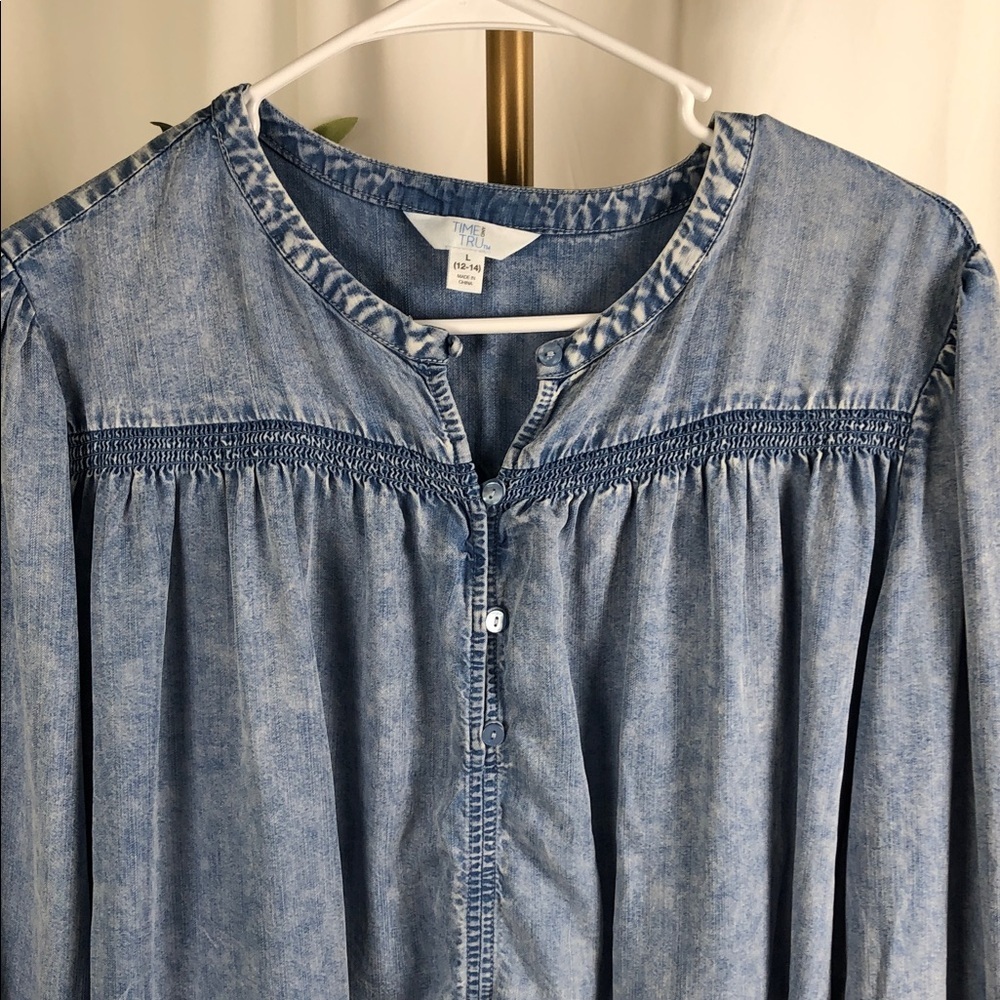 Time and Tru Washed Blue Denim-Look Button Front Bloused Sz L (T4) - Picture 3 of 7